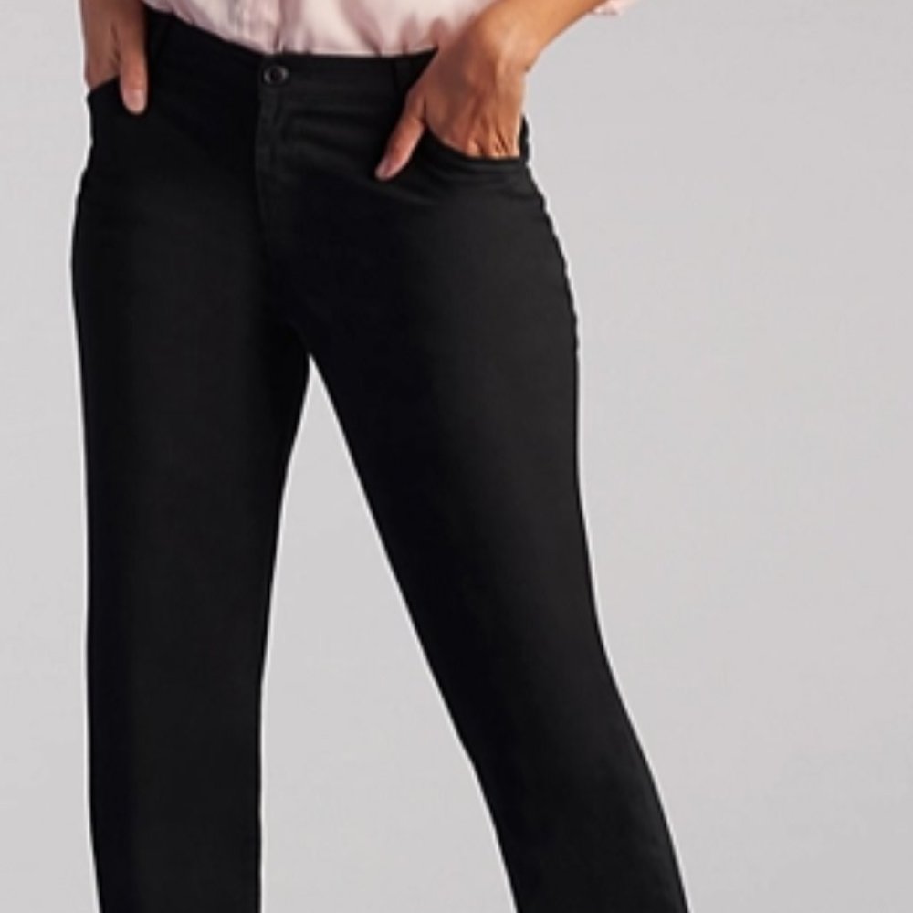 Lee's RELX FIT STRAIGHT LEG PANT PETITE